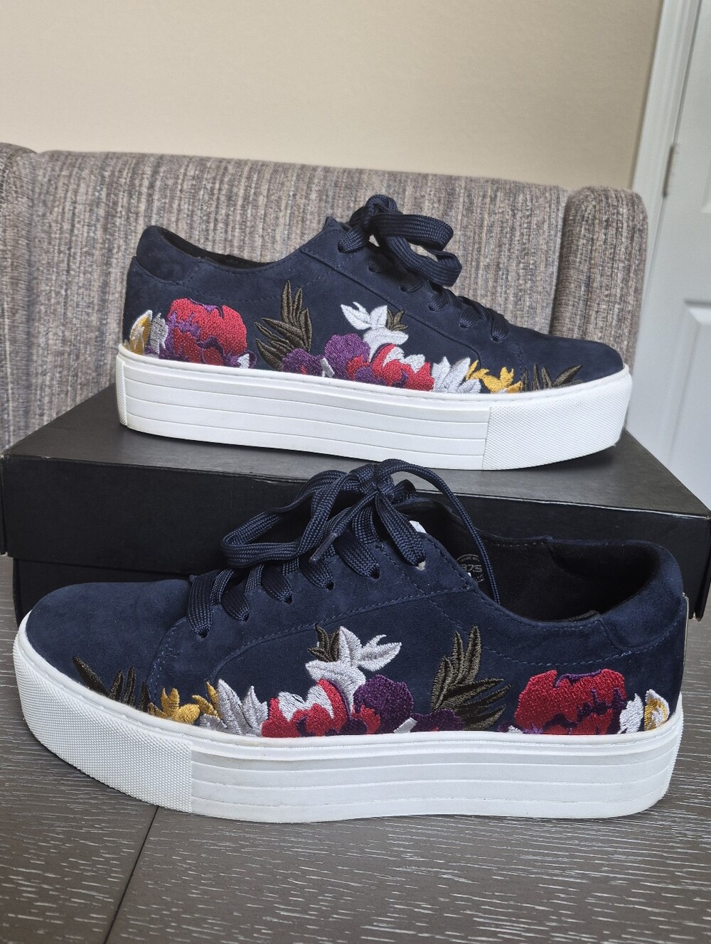 Women’s Kenneth Cole NY Abbey 2 Navy Suede Floral Embroidered Platform Sneakers